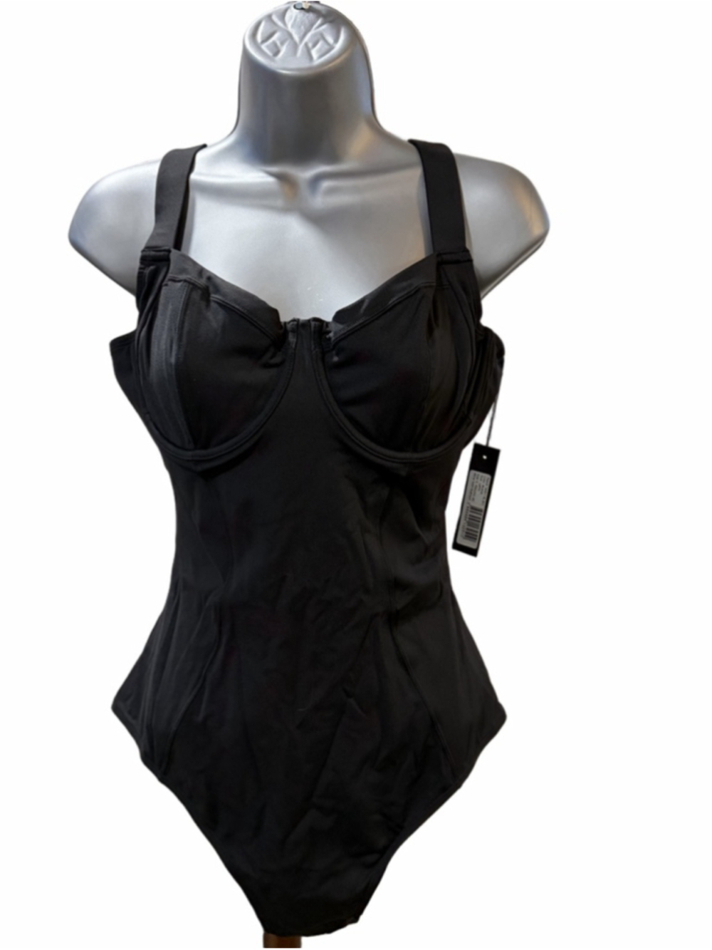 NWT TA3 Lifty size XL cup B/C in black retails $188